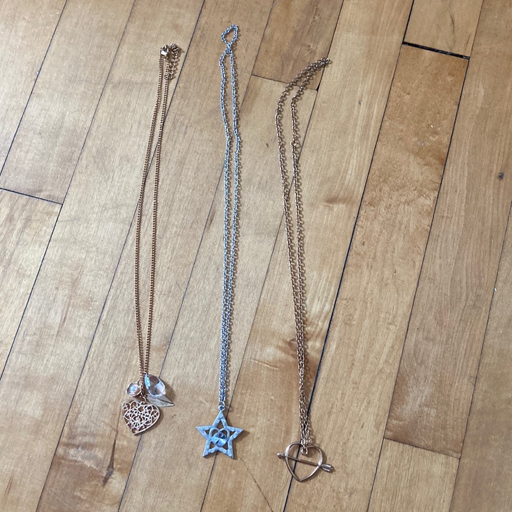 3 Necklaces- Never worn, Great condition!!